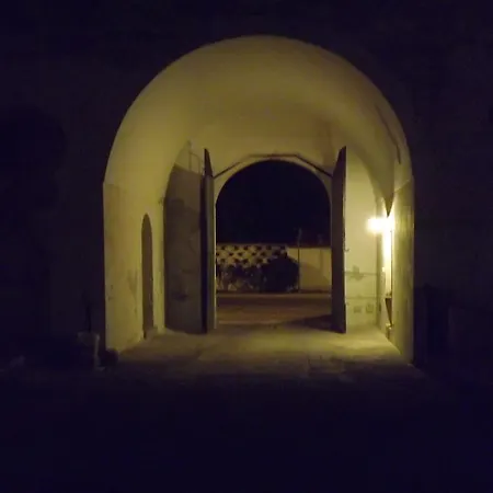 Tenuta Litta - Masseria Lizza Bed & Breakfast